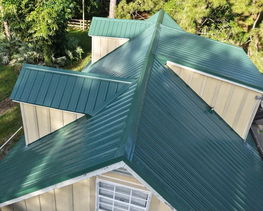 Metal Roof vs. Shingle Roof in Florida: Which Is Better?